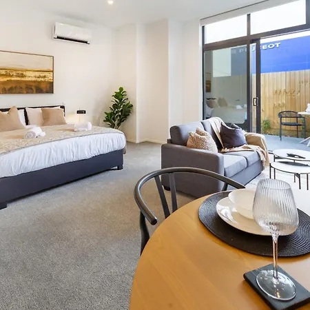 Single Level Studio, Cbd Escape: King Bed